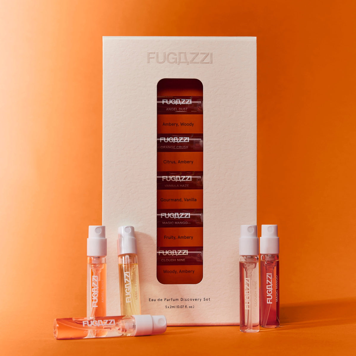 Parfum Fugazzi dans la fumée rouge